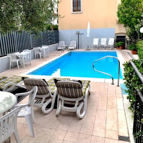 Hotel Santa Maria - Bardolino Town Center Exterior foto