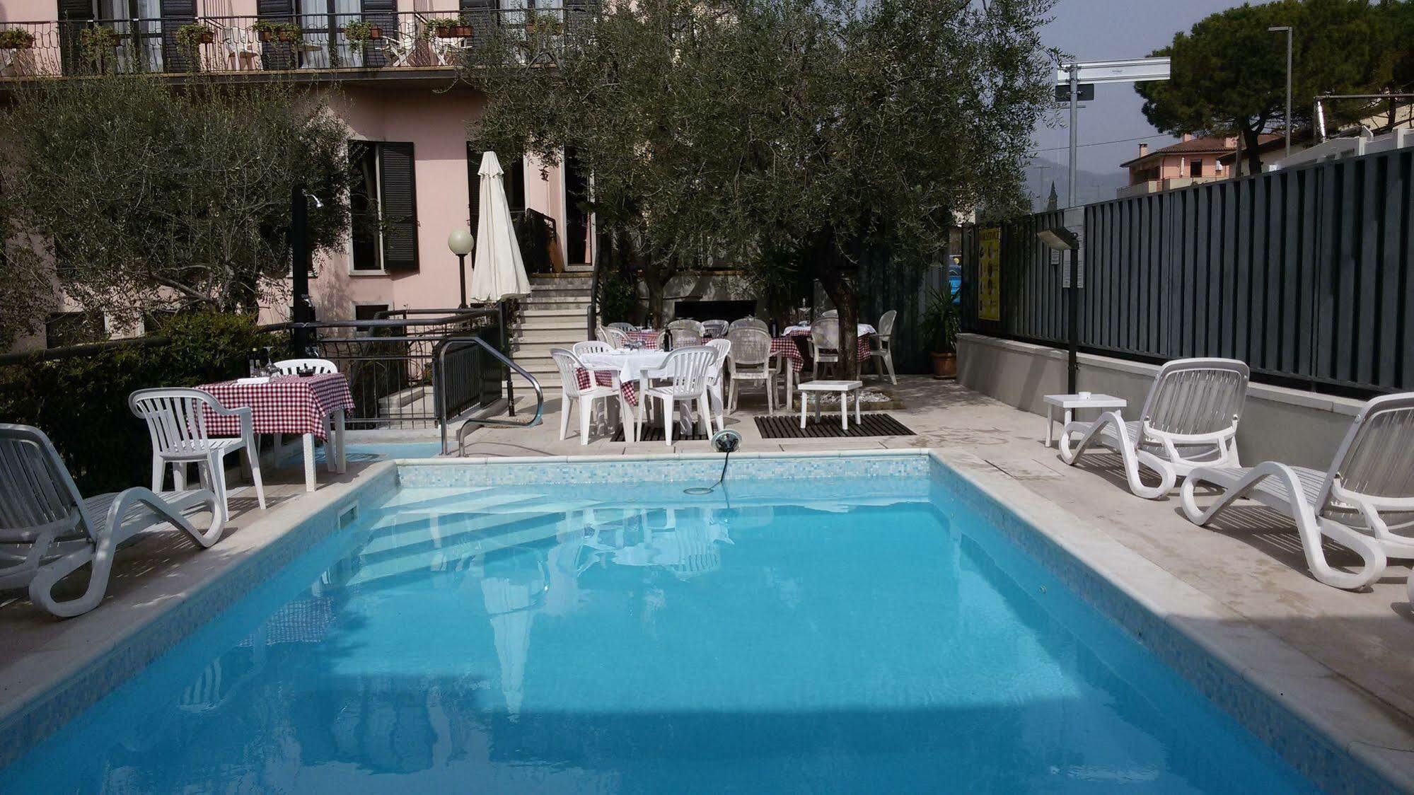 Hotel Santa Maria - Bardolino Town Center Exterior foto
